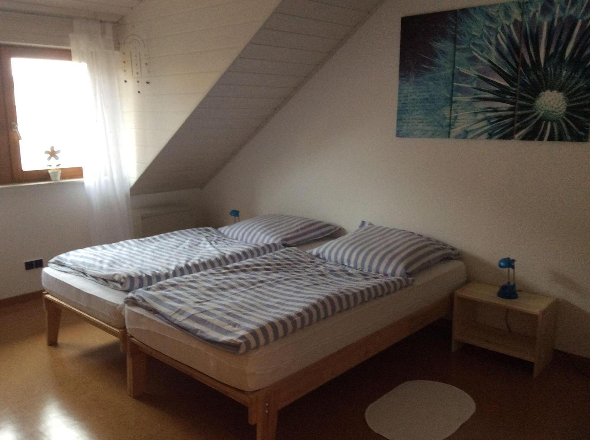 Ferienwohnung-Loesch ノイエンビュルク・アム・ライン エクステリア 写真